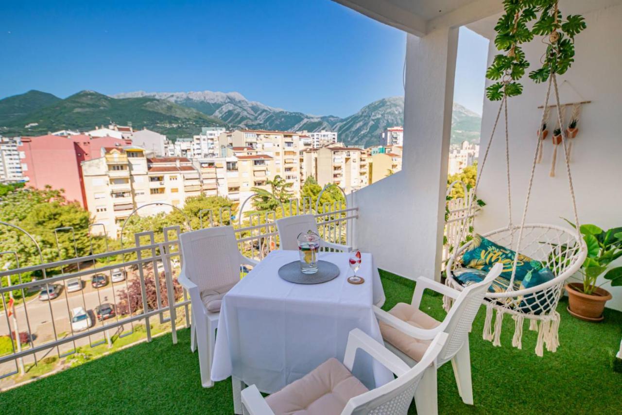 City Center De Lux Apartment Bar Exteriér fotografie