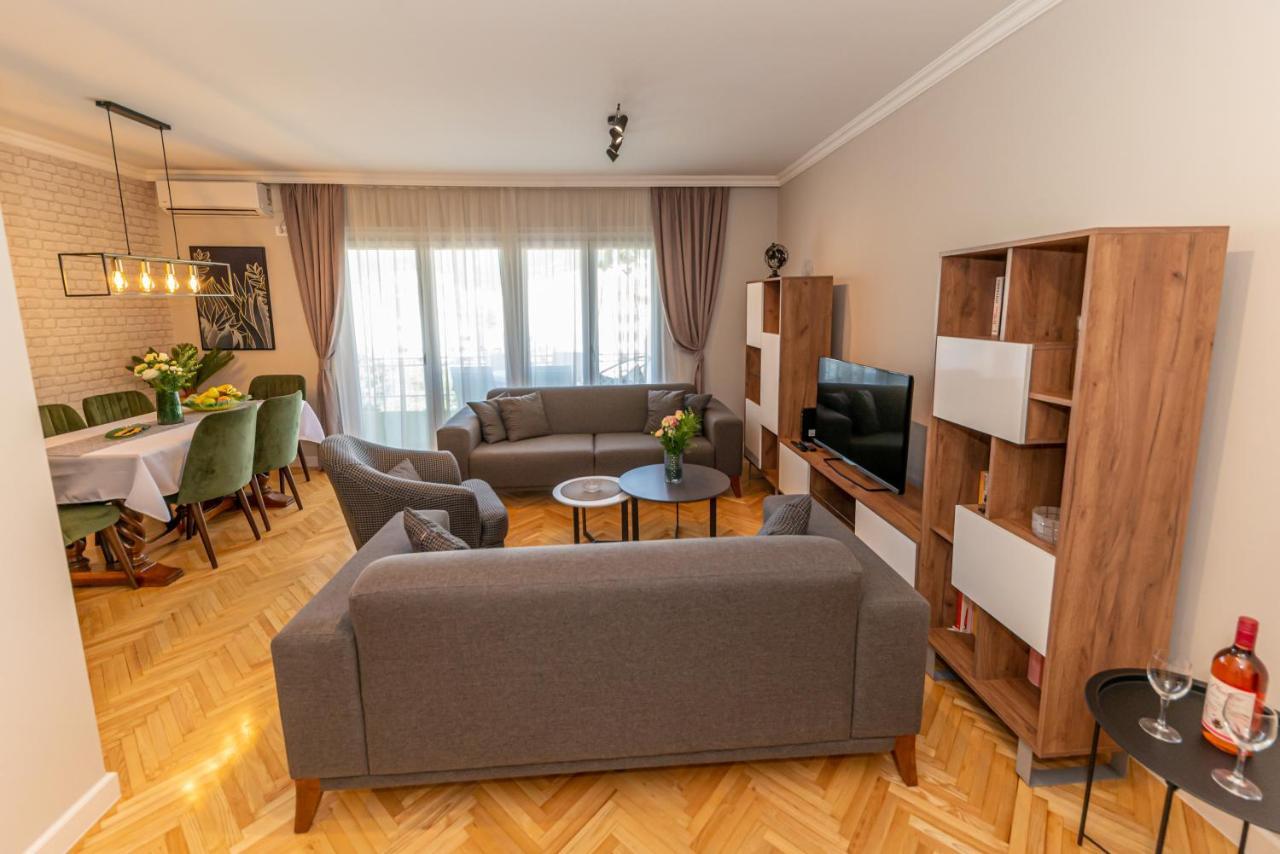City Center De Lux Apartment Bar Exteriér fotografie